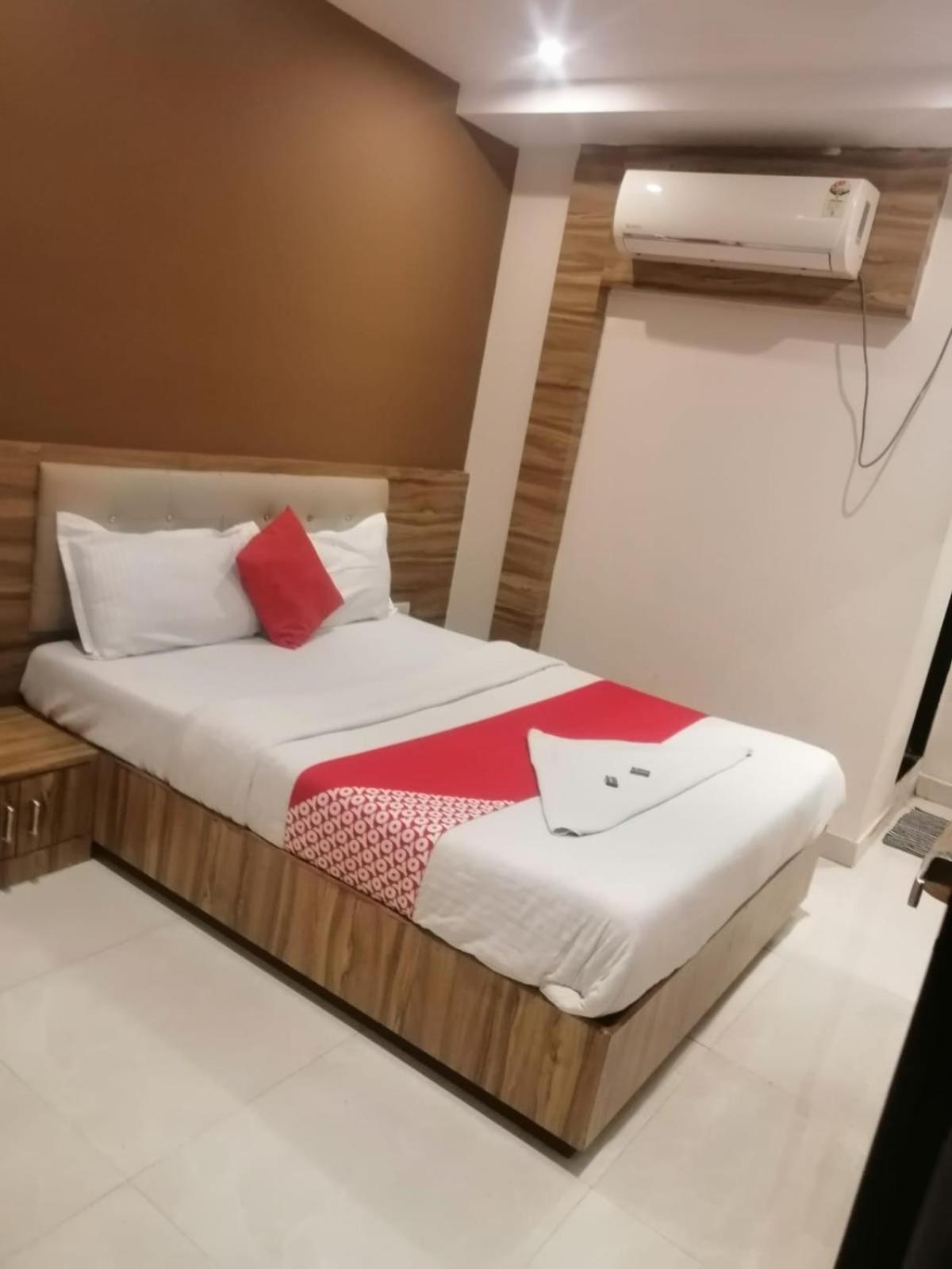 Ruby Hotel Mumbai Exterior foto